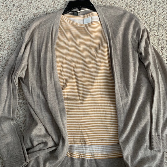 H&M t-shirt and cardigan - Picture 1 of 2